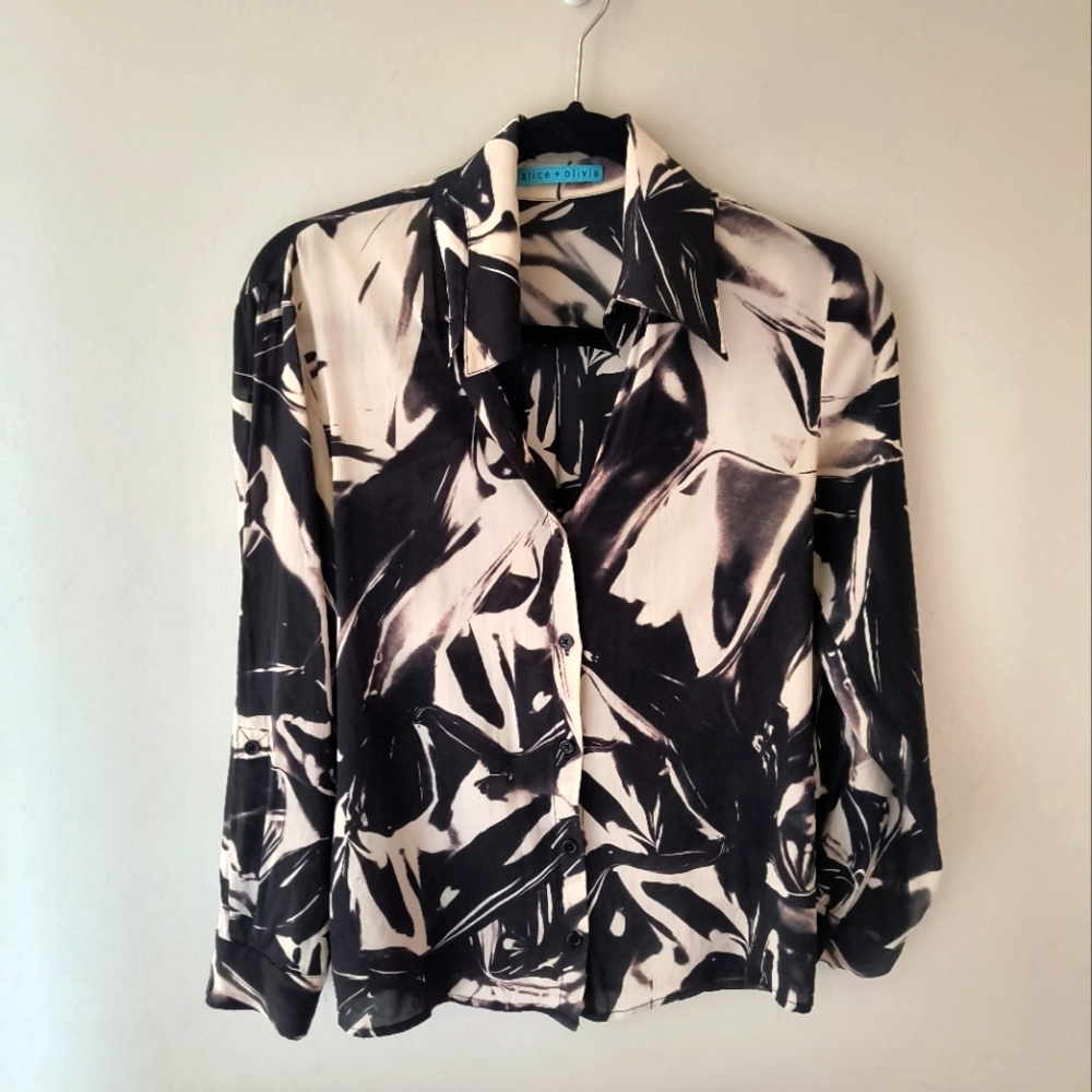 Alice + Olivia cream black silk button down blouse size S